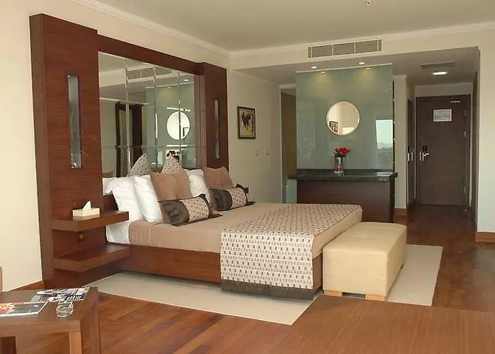 Marinem Karaca Deluxe Hotel 4*